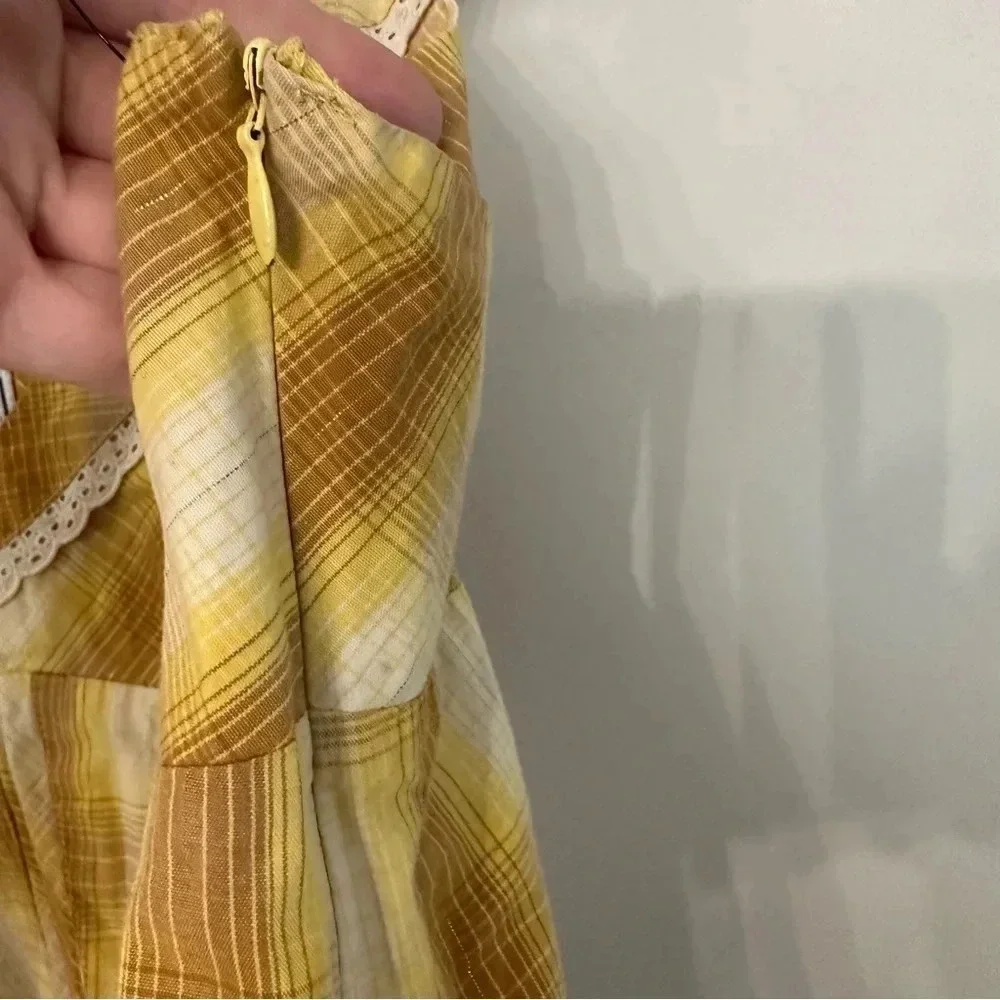 Roper Yellow Plaid Spaghetti Strap with Lace Detail Blouse Size Large